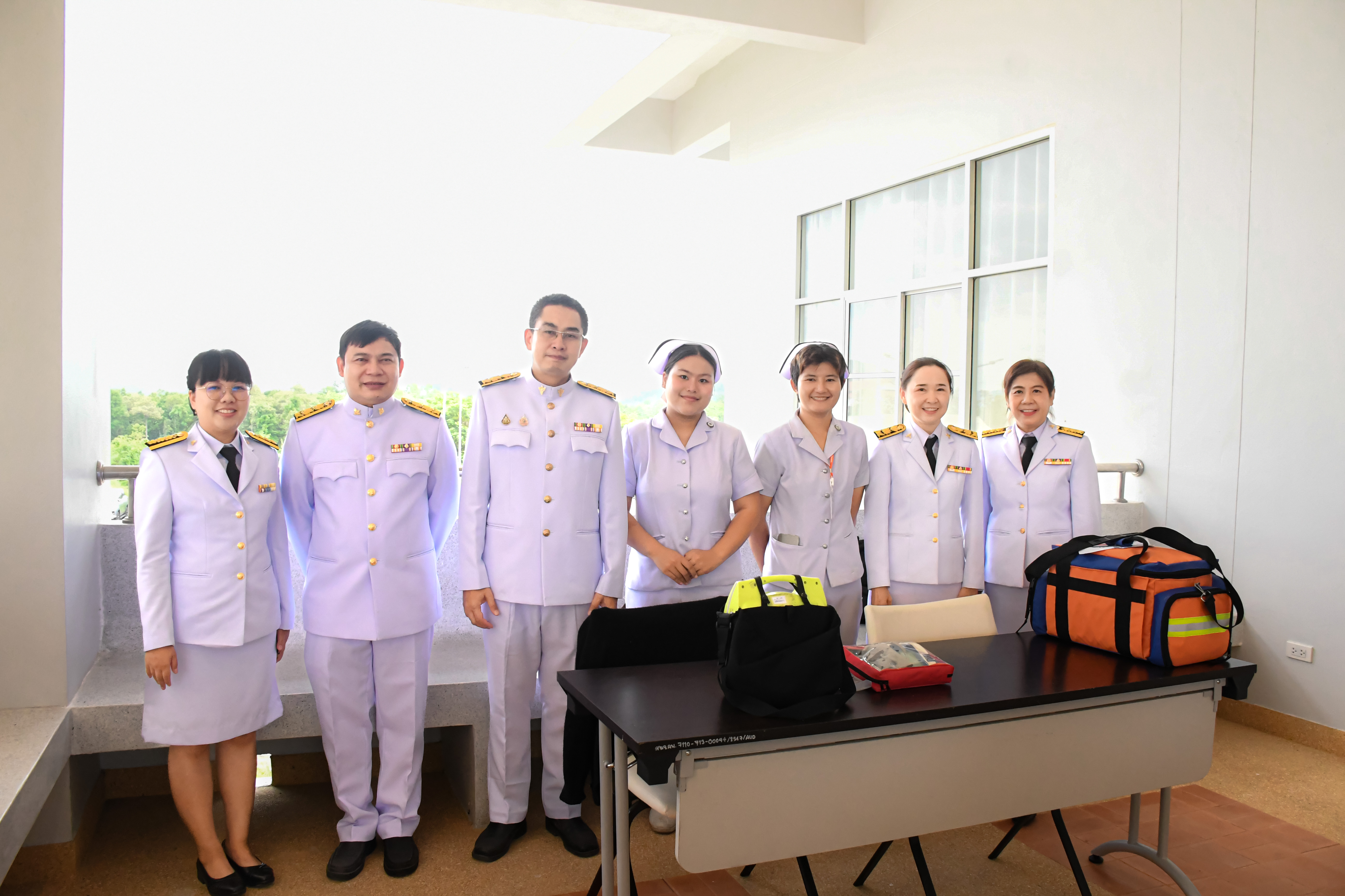 พิธีวางพวงมาลาถวายราชสักการะ เนื่องในวันคล้ายวันสวรรคต พระบาทสมเด็จพระปรเมนทรมหาอานันทมหิดล พระอัฐมรามาธิบดินทร
