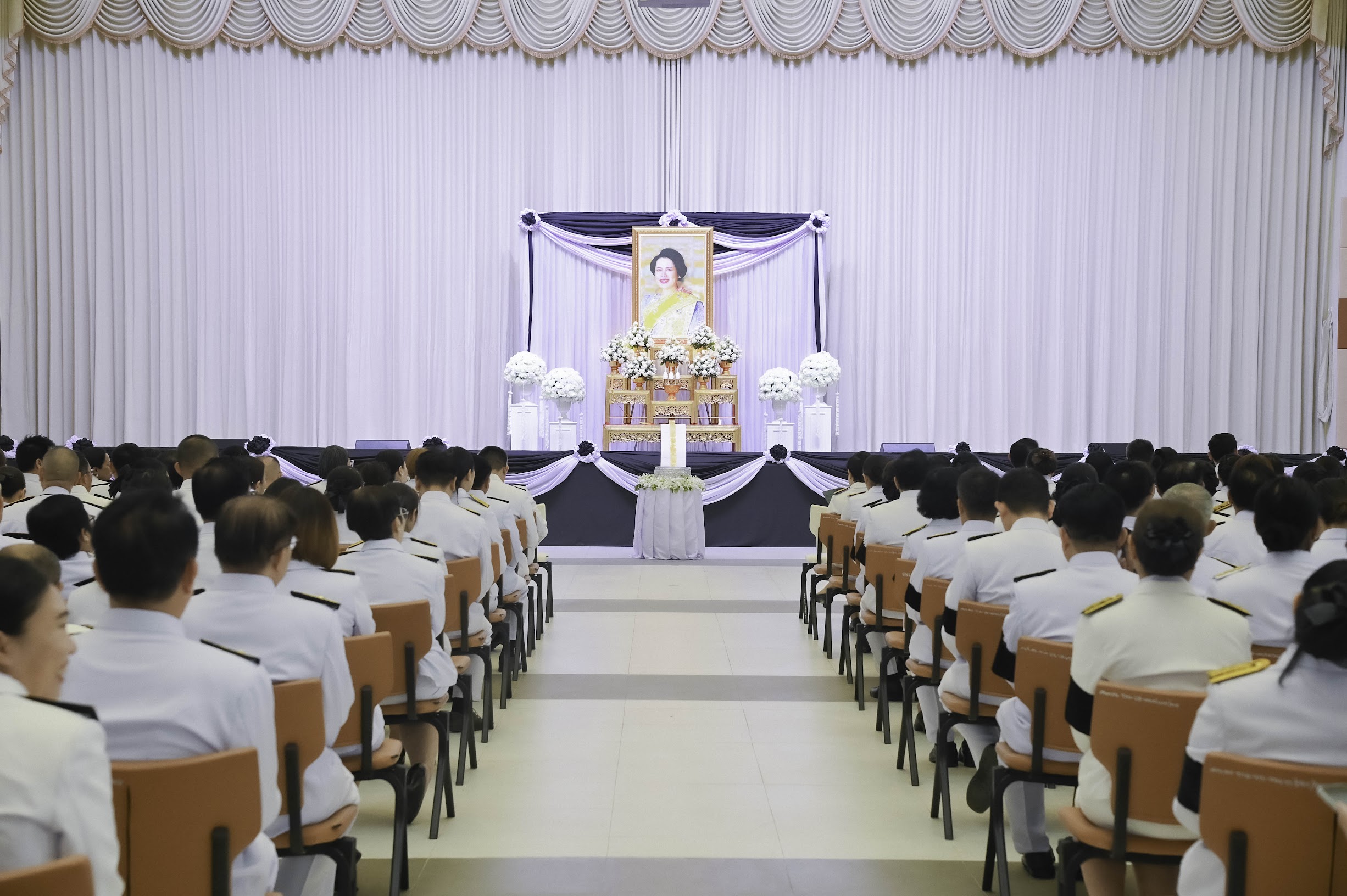 พิธีถวายสักการะพระบรมศพสมเด็จพระนางเจ้าสิริกิติ์ พระบรมราชินีนาถ พระบรมราชชนนีพันปีหลวง