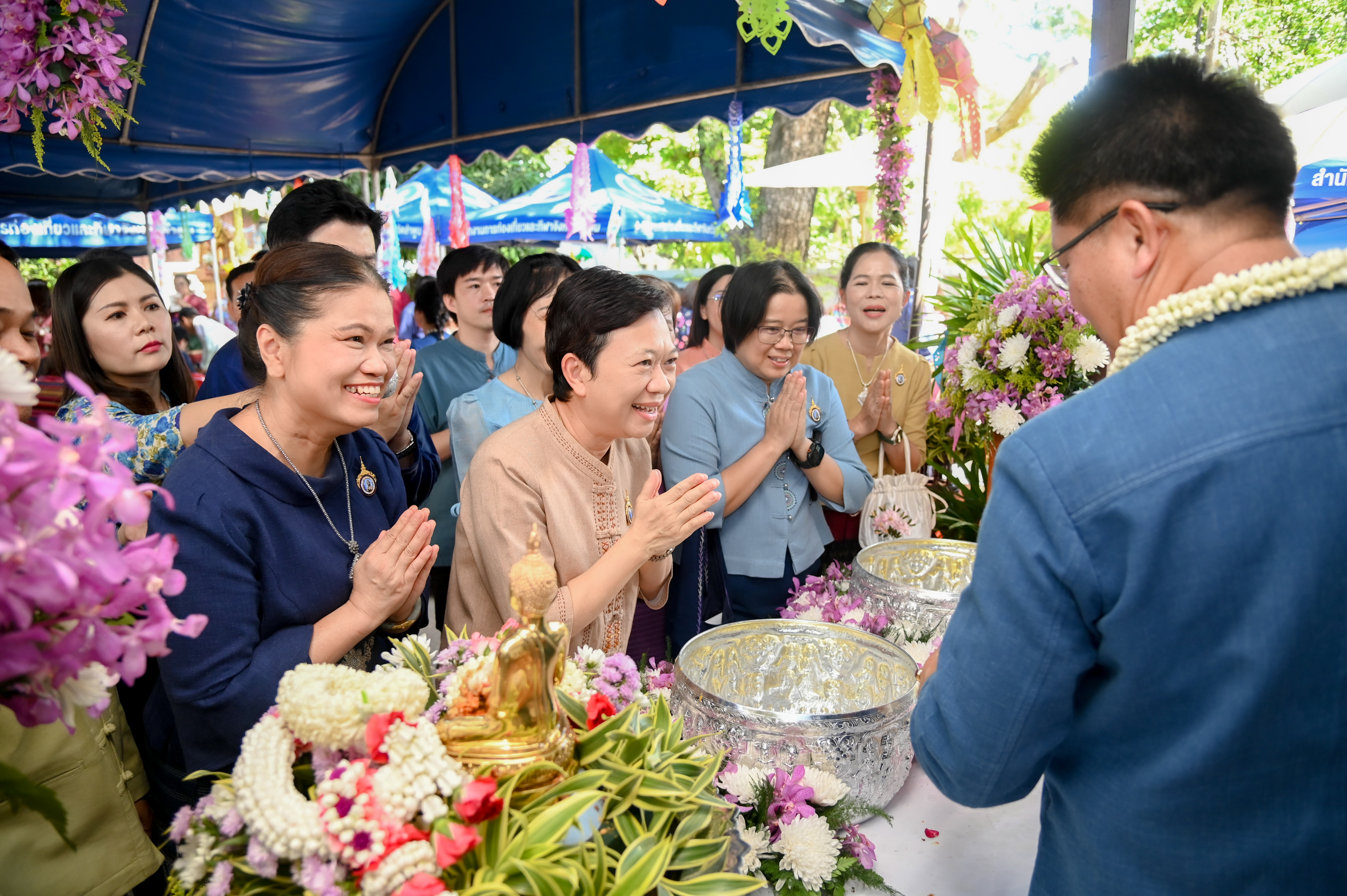 รดน้ำดำหัว ผู้ว่าราชการจังหวัดลำพูน รองผู้ว่าราชการจังหวัดลำพูน 2568