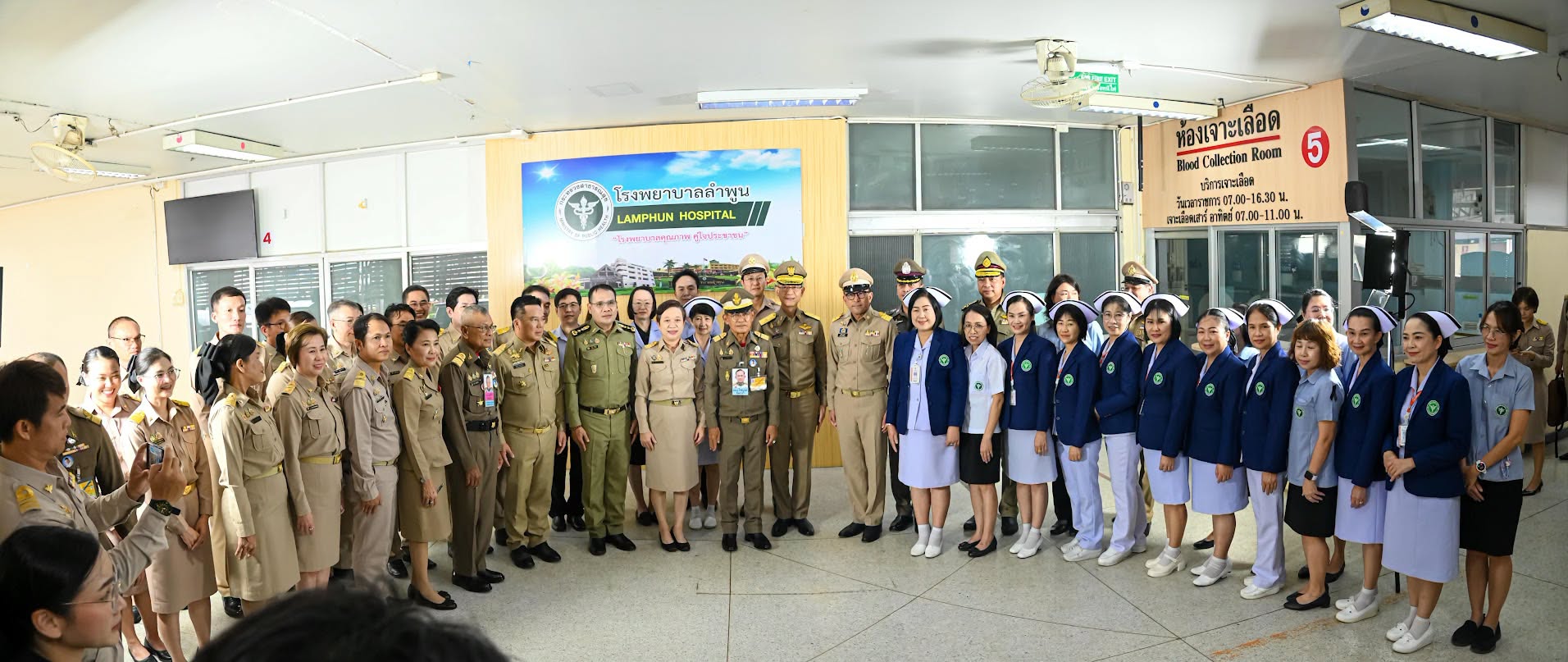 พลเอกไพบูลย์ คุ้มฉายา องคมนตรี รองประธานคณะกรรมการมูลนิธิราชทัณฑ์ปันสุข ทำความดี เพื่อชาติ ศาสน์ กษัตริย์ ในพระบรมราชูปถัมภ์ พร้อมด้วยคณะผู้บริหารระดั