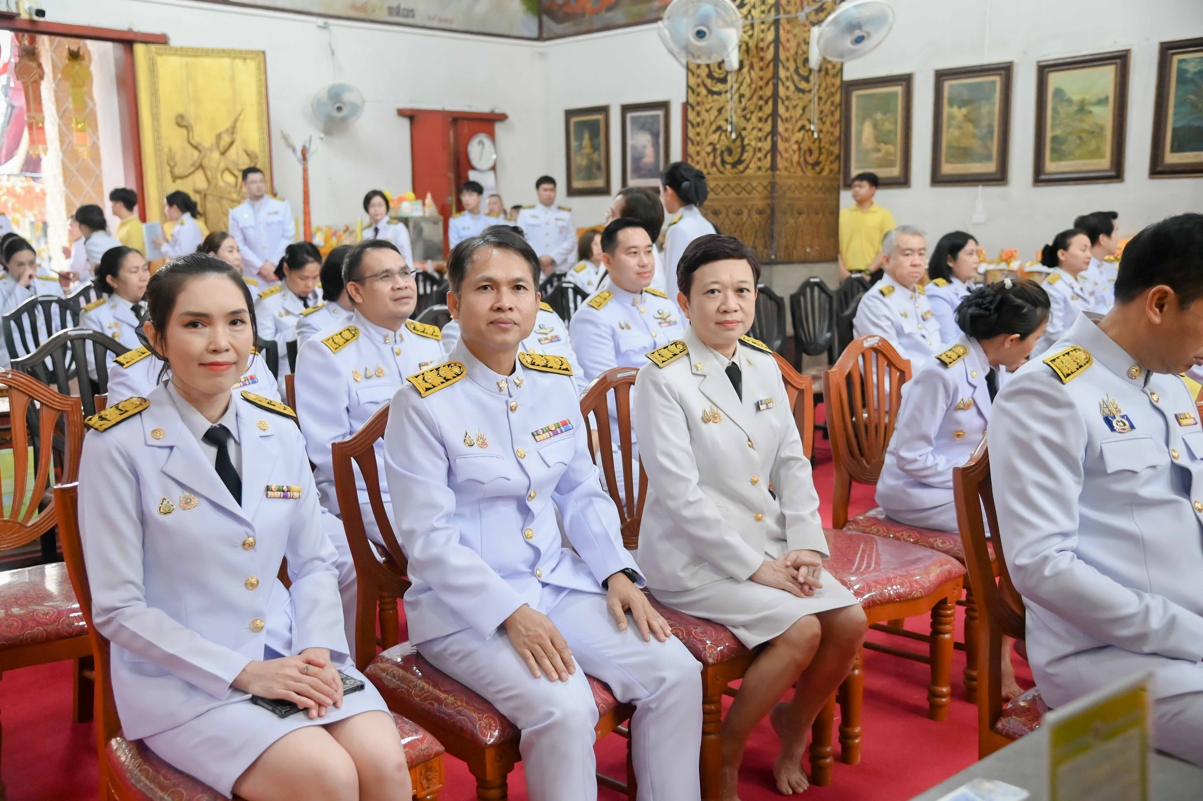 พิธีวางพวงมาลาถวายราชสักการะเนื่องในวันนวมินทรมหาราช